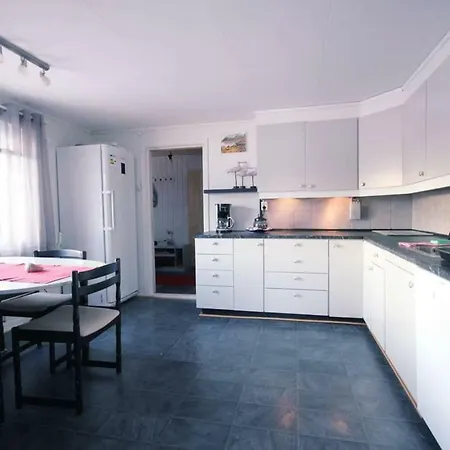 Idyllic Guest-house 
